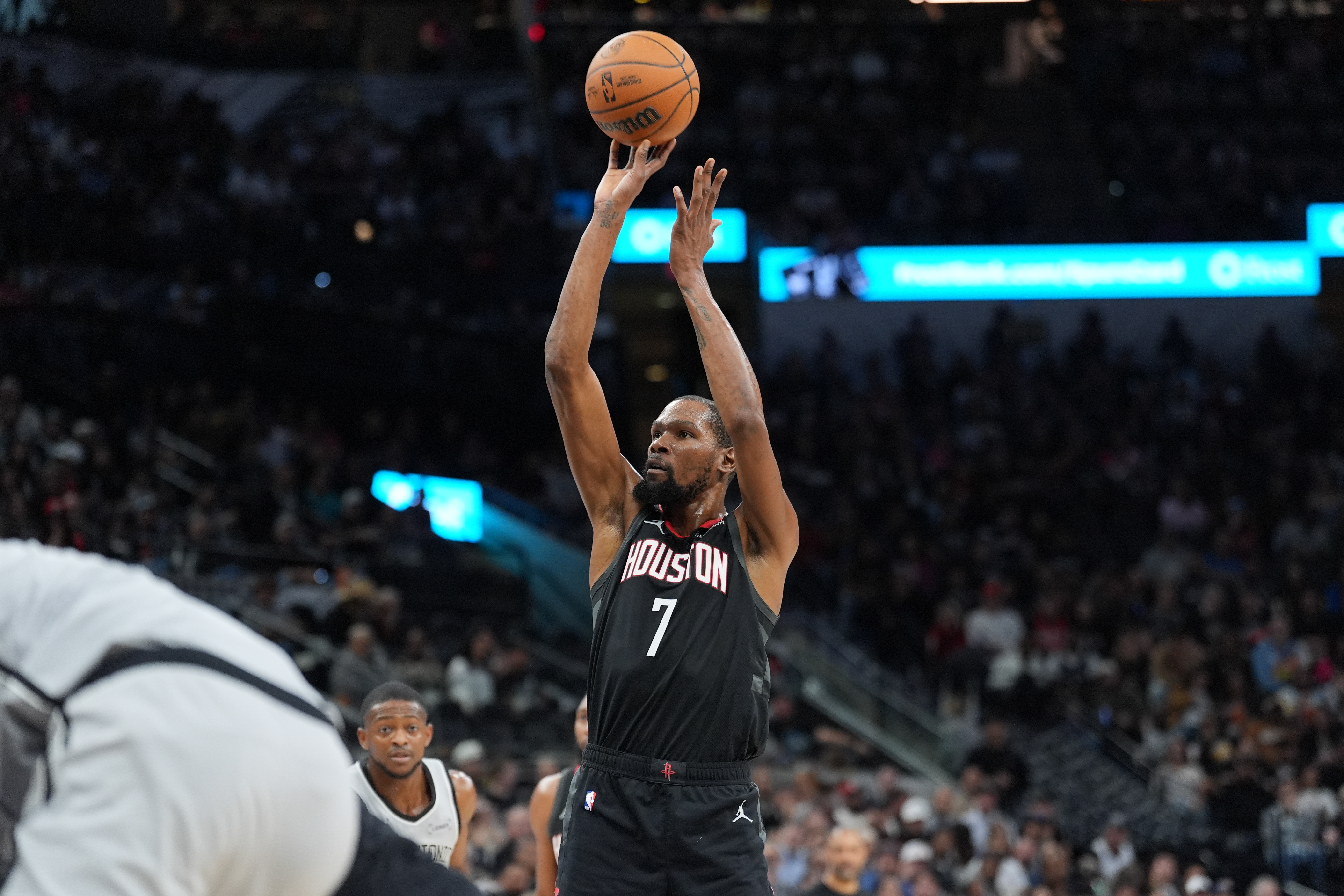 杜兰特生涯第343场至少30分且TS60%+ 历史第二多&詹姆斯411第一